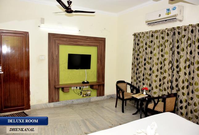 Nirupama Hotels Dhenkanal Buitenkant foto
